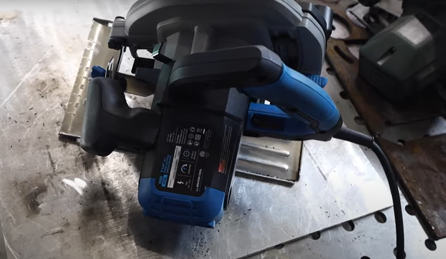 Can a Circular Saw Cut Metal? MetalProfy