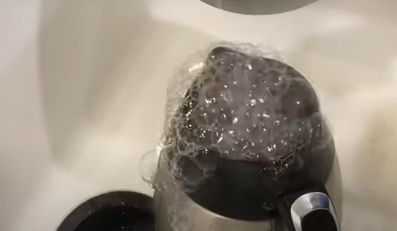 How to Clean a Stainless Steel Coffee Pot? MetalProfy