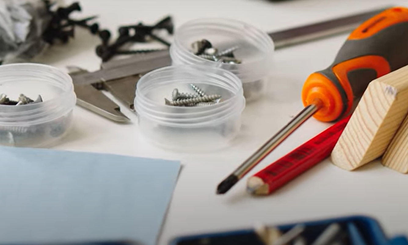 Metal vs. Wood Screws What’s the Difference? MetalProfy