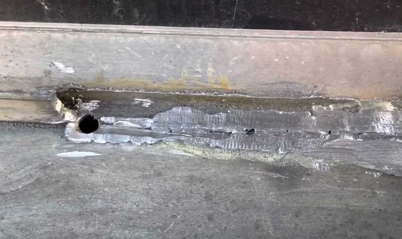 How Much Does an Aluminum Pontoon Weigh? MetalProfy