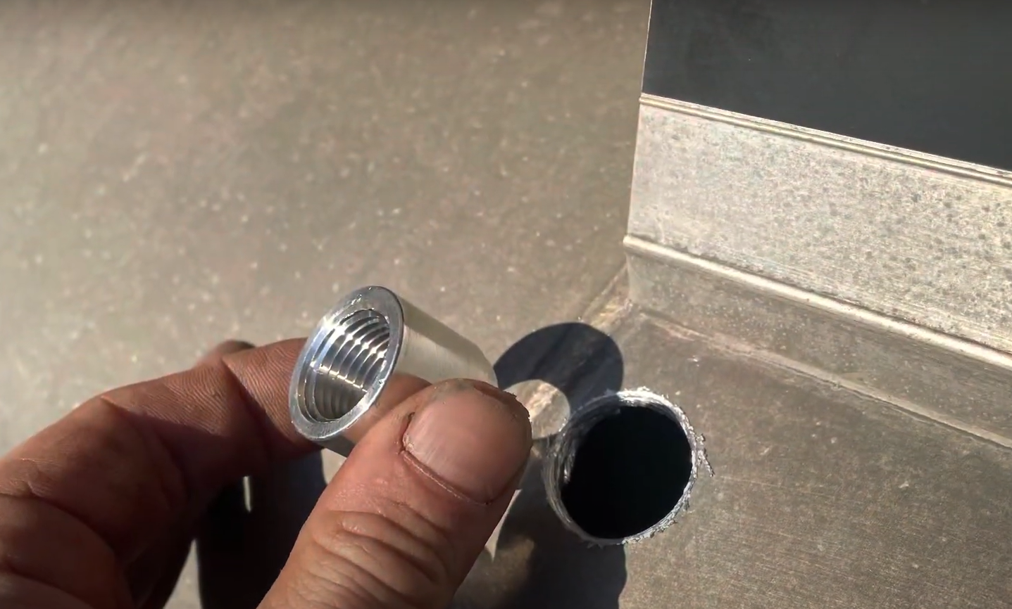How Much Does an Aluminum Pontoon Weigh? MetalProfy